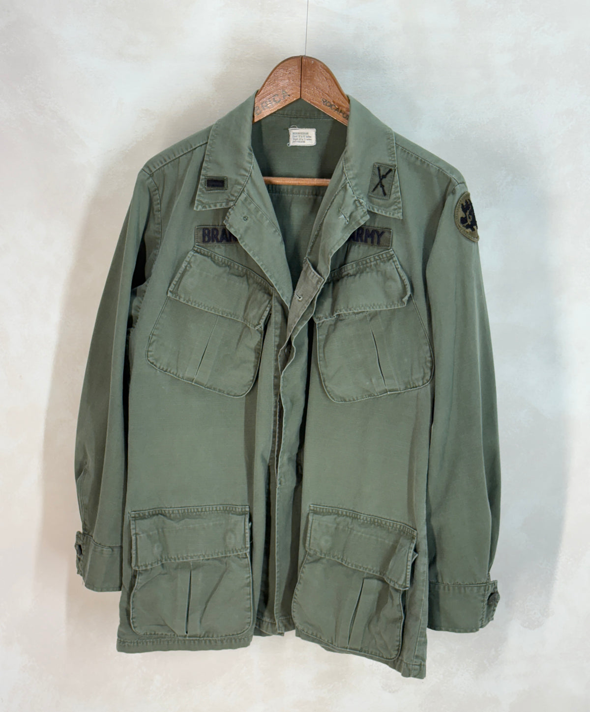 Med Reg. Authentic 1968 US Army vintage Vietnam jungle jacket.-AJ357 Studio