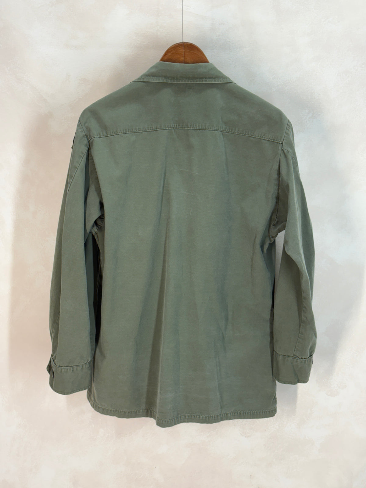 Med Reg. Authentic 1968 US Army vintage Vietnam jungle jacket.-AJ357 Studio