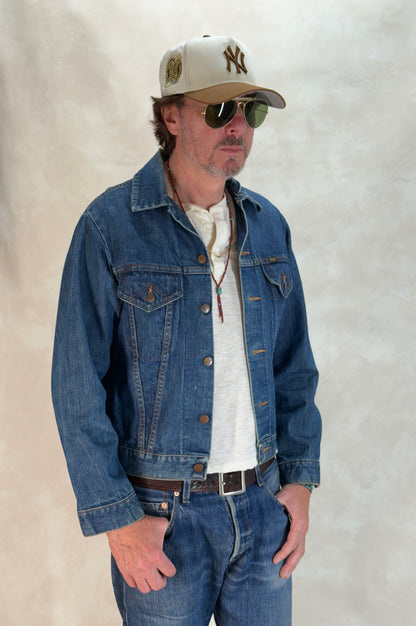 Size 38US / 48EU. Original 70s Wrangler denim jacket with painted back – Made in the USA-AJ357 Studio