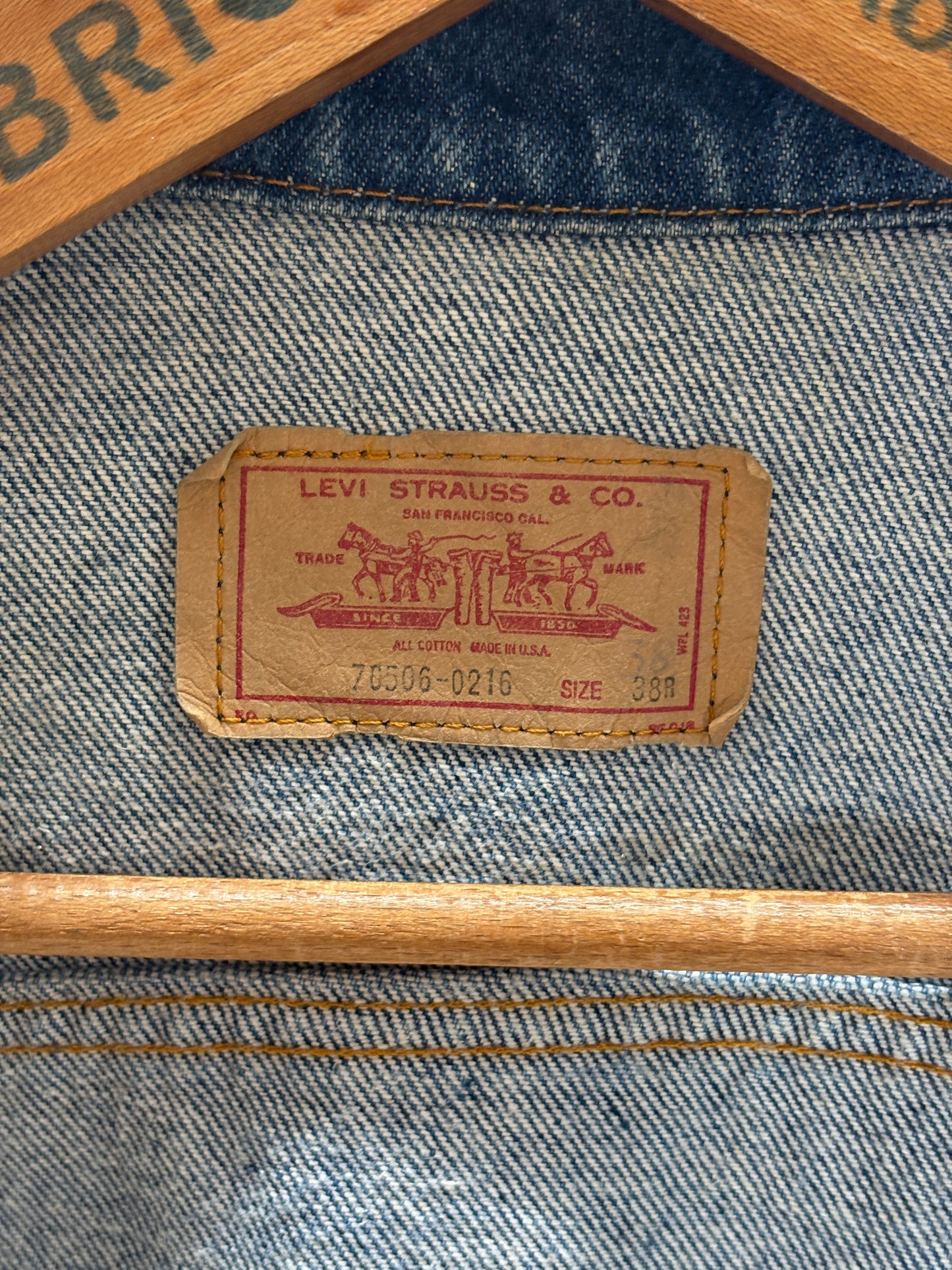 Size 38US / 48EU. Vintage 1980s Levi’s 70506 Trucker Jacket – 4 Pockets – Made in USA - USA Vintage Bcn