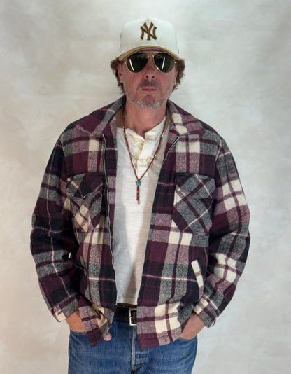 Size Large. 4 pockets 70s Plaid coat Made in USA ( broken zipper)-AJ357 Studio