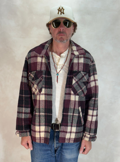 Size Large. 4 pockets 70s Plaid coat Made in USA ( broken zipper)-AJ357 Studio