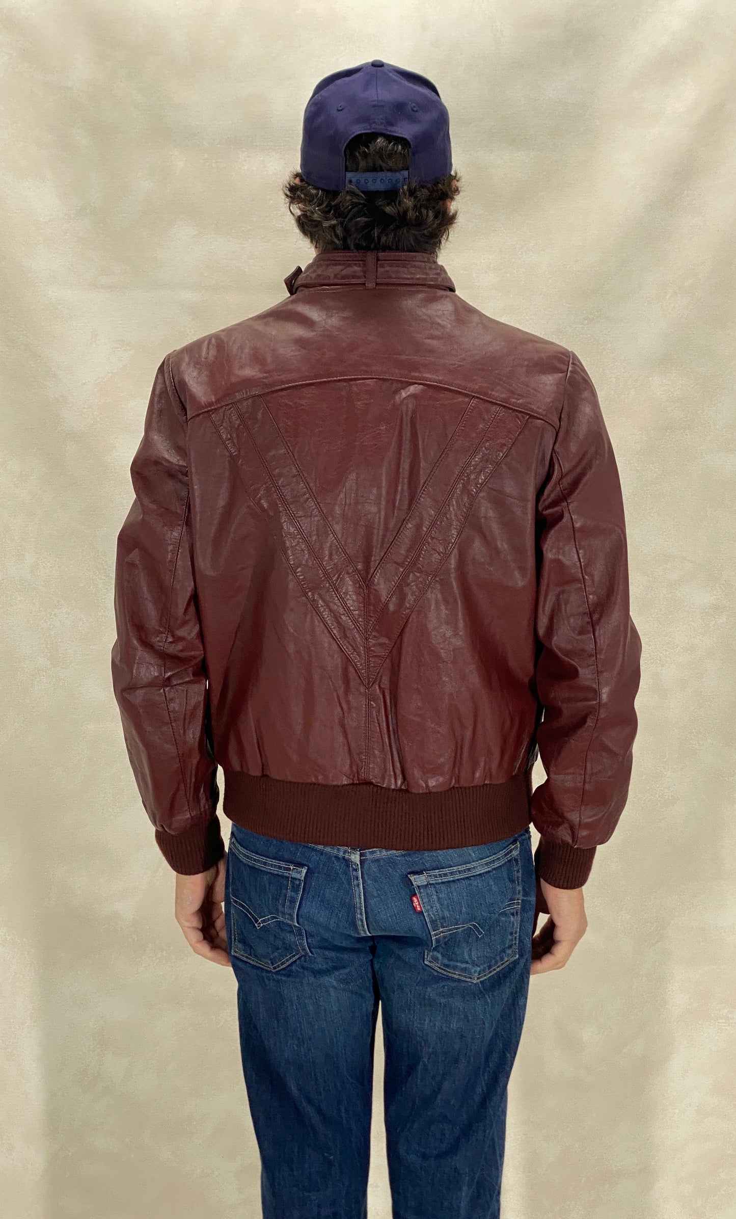Vintage 1980s Wilson men’s leather jacket in classic retro style, size 42US 52EU