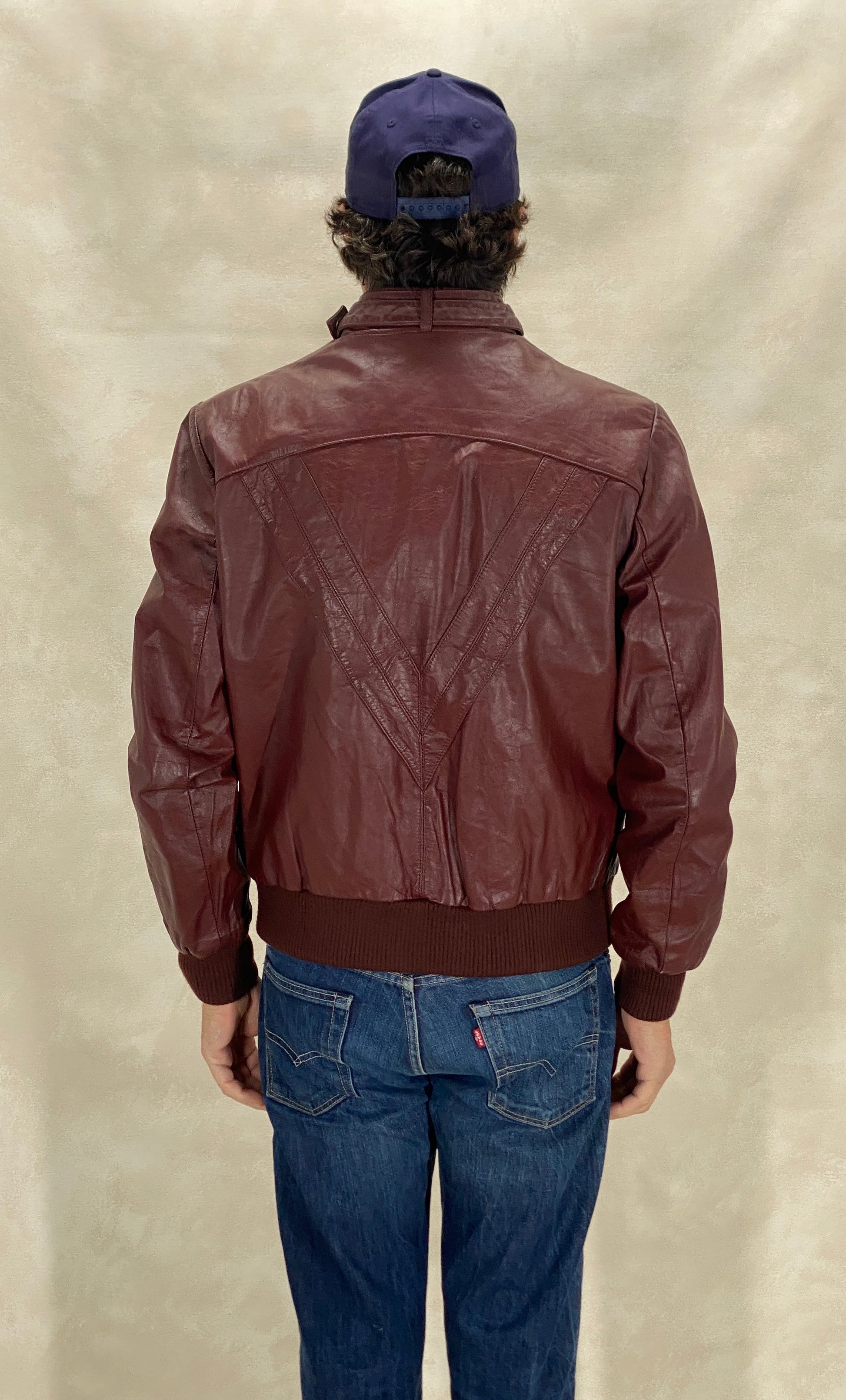 Vintage 1980s Wilson men’s leather jacket in classic retro style, size 42US 52EU