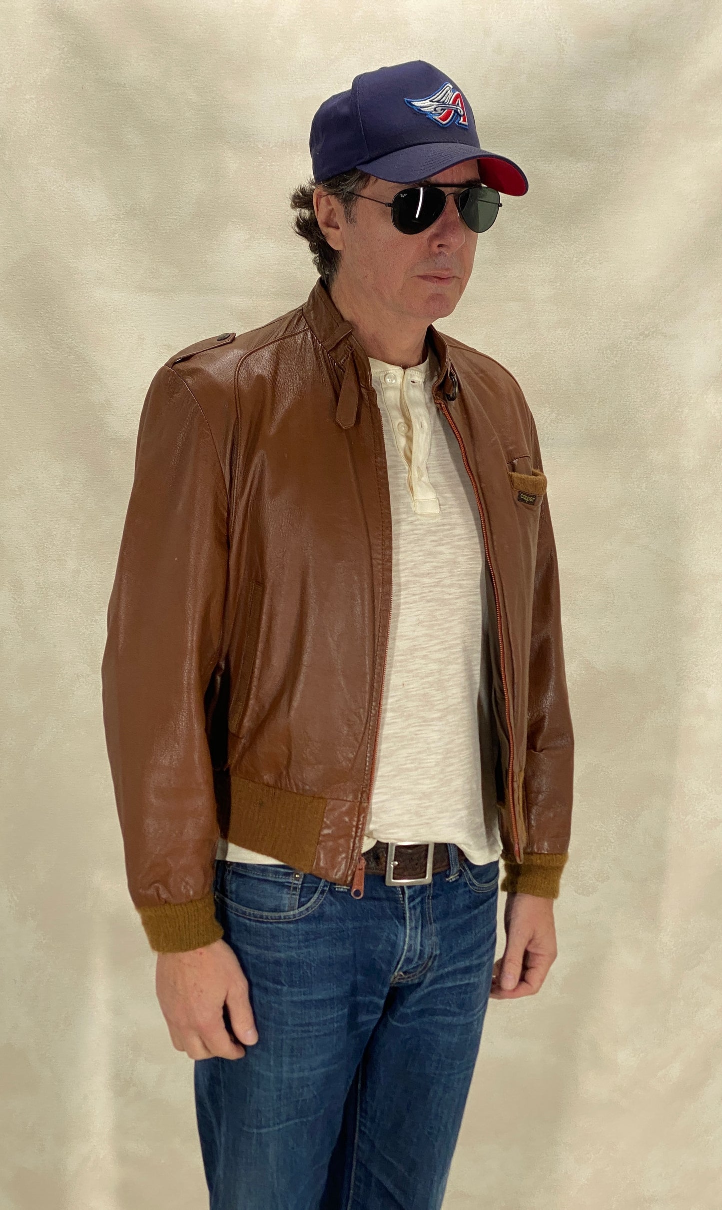 Vintage 1980s men’s leather jacket in classic retro style, size 40US 50EU