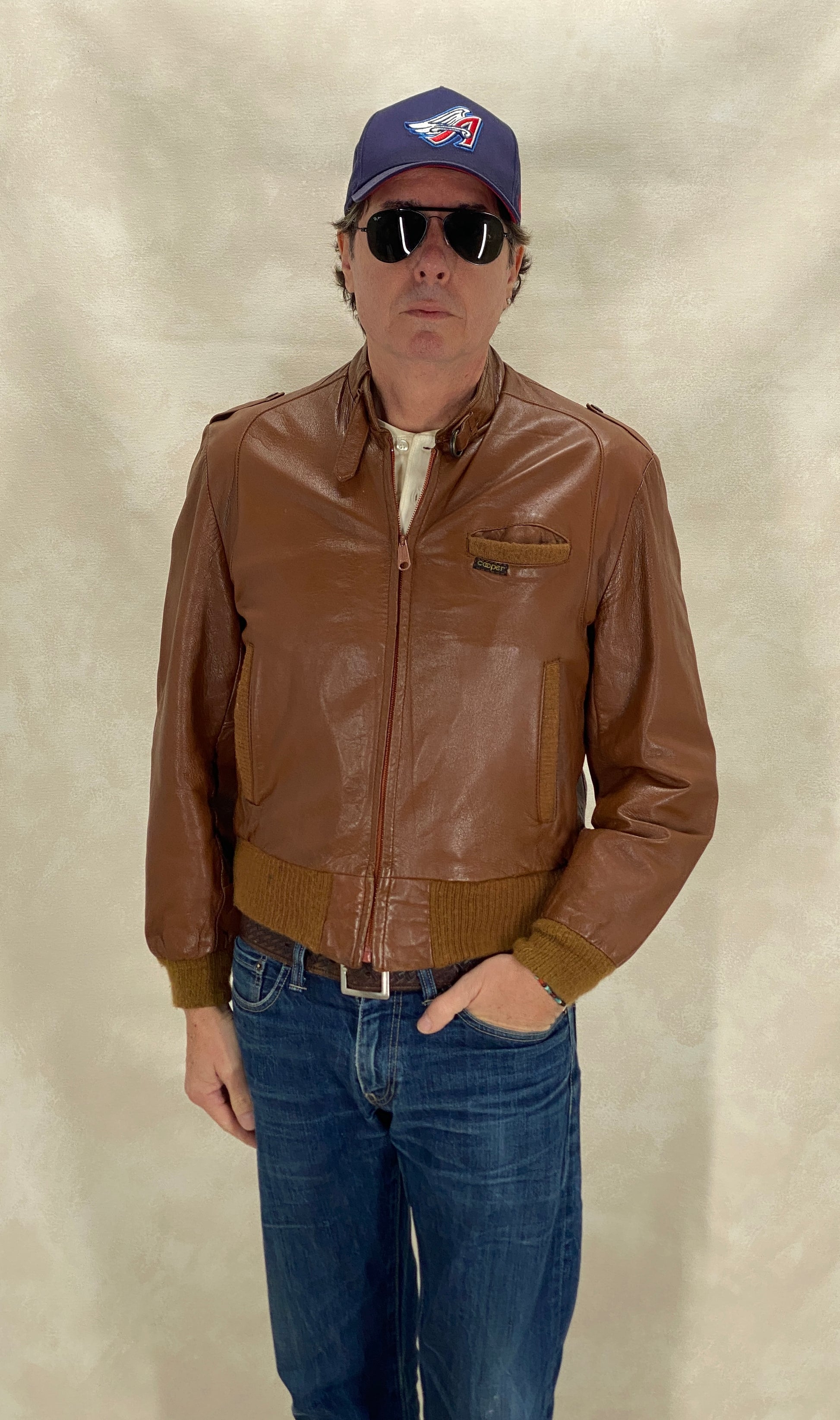 Vintage 1980s men’s leather jacket in classic retro style, size 40US 50EU