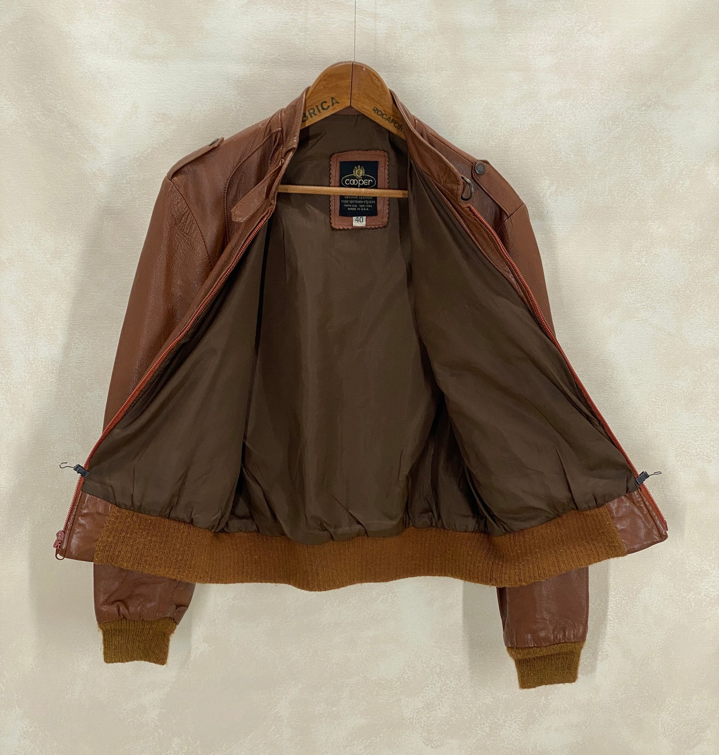 Vintage 1980s men’s leather jacket in classic retro style, size 40US 50EU