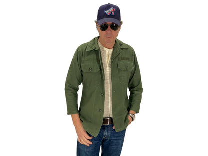 Size Small. Authentic US Army 1965 Vietnam era vintage OG-107 fatigue shirt-AJ357 Studio