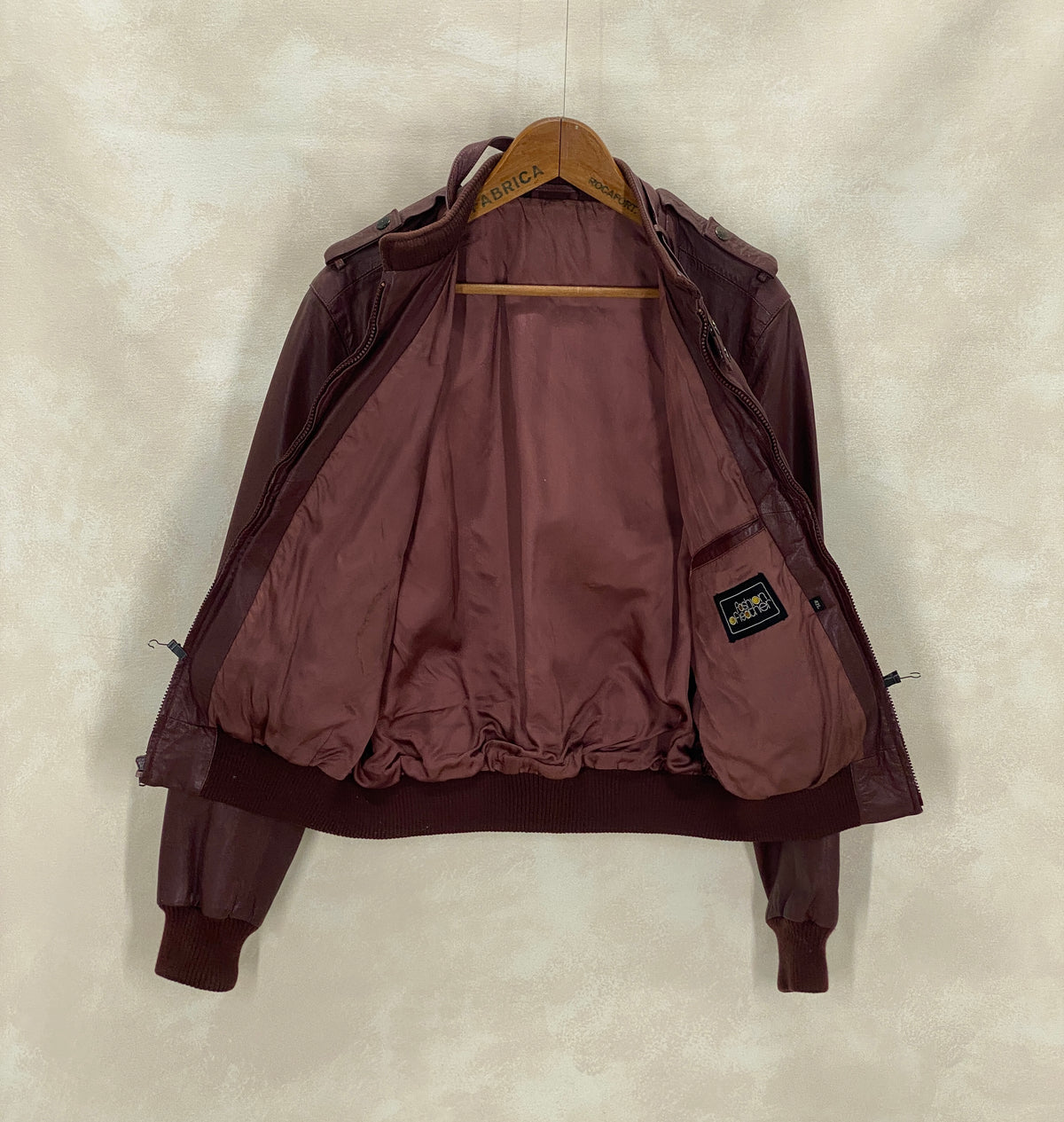 Size 42 Long (fit 50 euro ). 80s Vintage leather Jacket members only style-AJ357 Studio