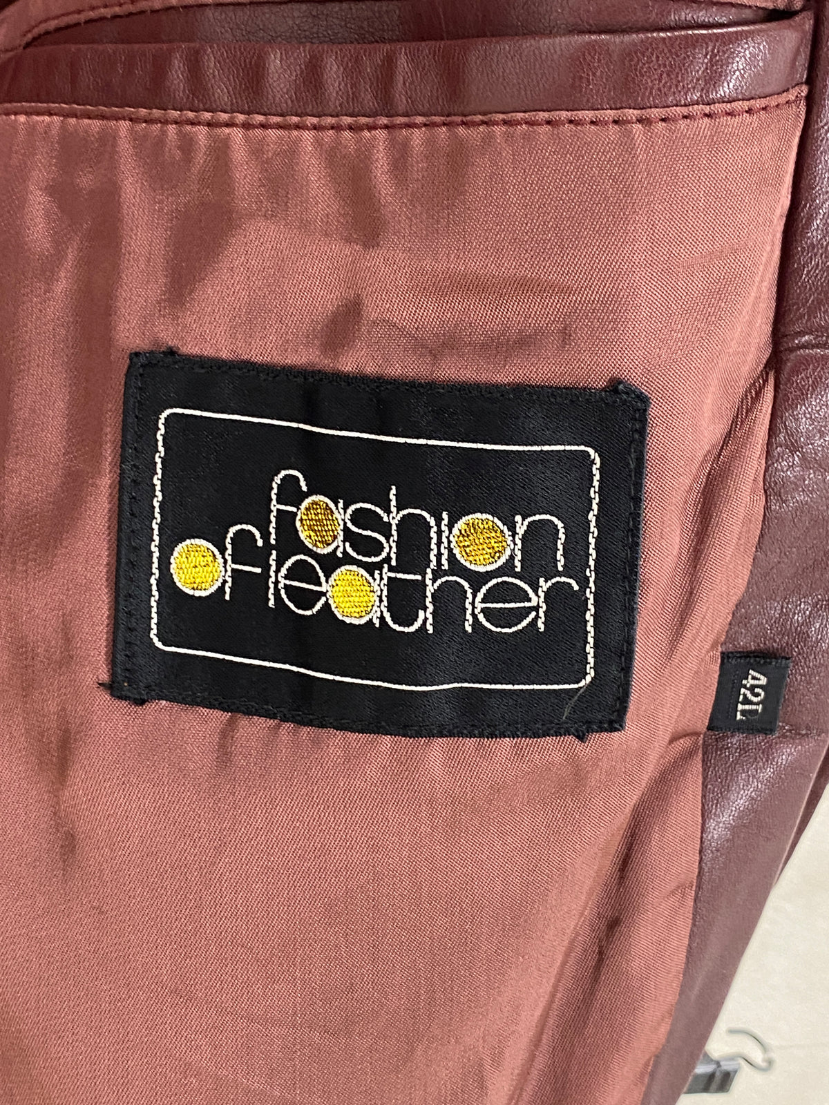 Size 42 Long (fit 50 euro ). 80s Vintage leather Jacket members only style-AJ357 Studio