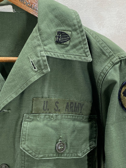 Size Small. Authentic US Army 1965 Vietnam era vintage OG-107 fatigue shirt-AJ357 Studio