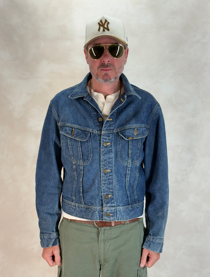 Size 42US / 52EU. Authentic 1970s Lee Union made Denim Jacket – Made in USA – Two Chest Pockets-AJ357 Studio