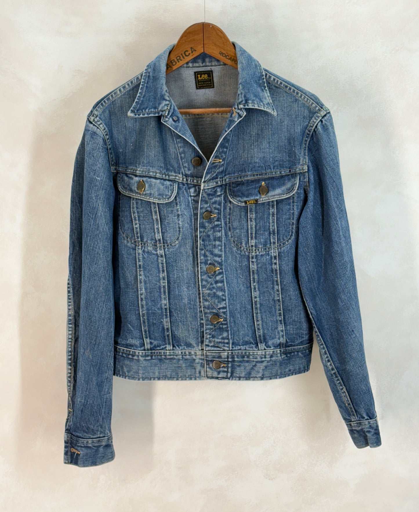 Size 40L US / 50L EU. Vintage 1970s Lee Denim Jacket – 2 Chest Pockets – Made in USA
