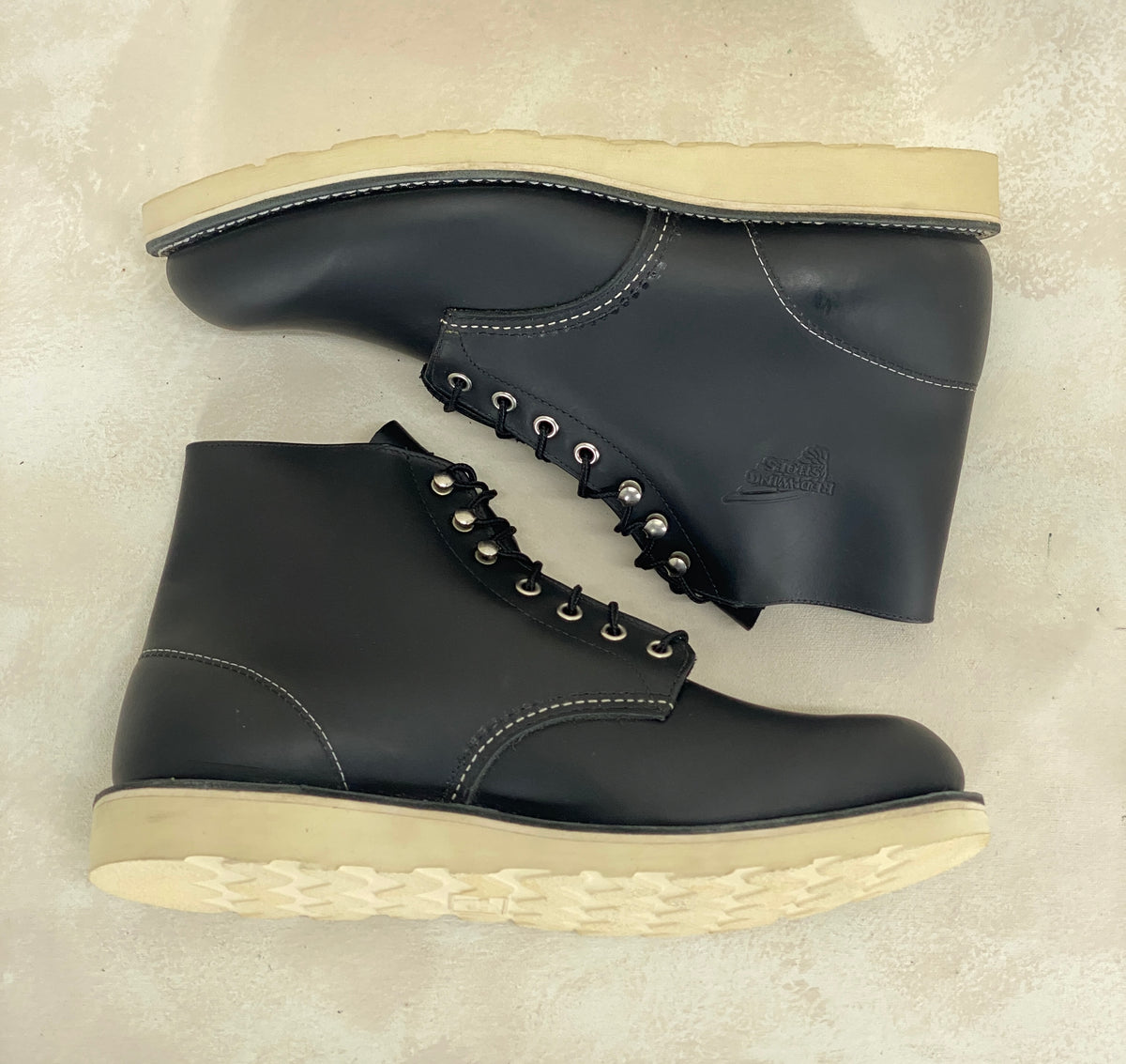 Red Wing Size 11.5 E (45 EU) 8165 is a classic 6-inch round-toe boot Black Factory Second-AJ357 Studio