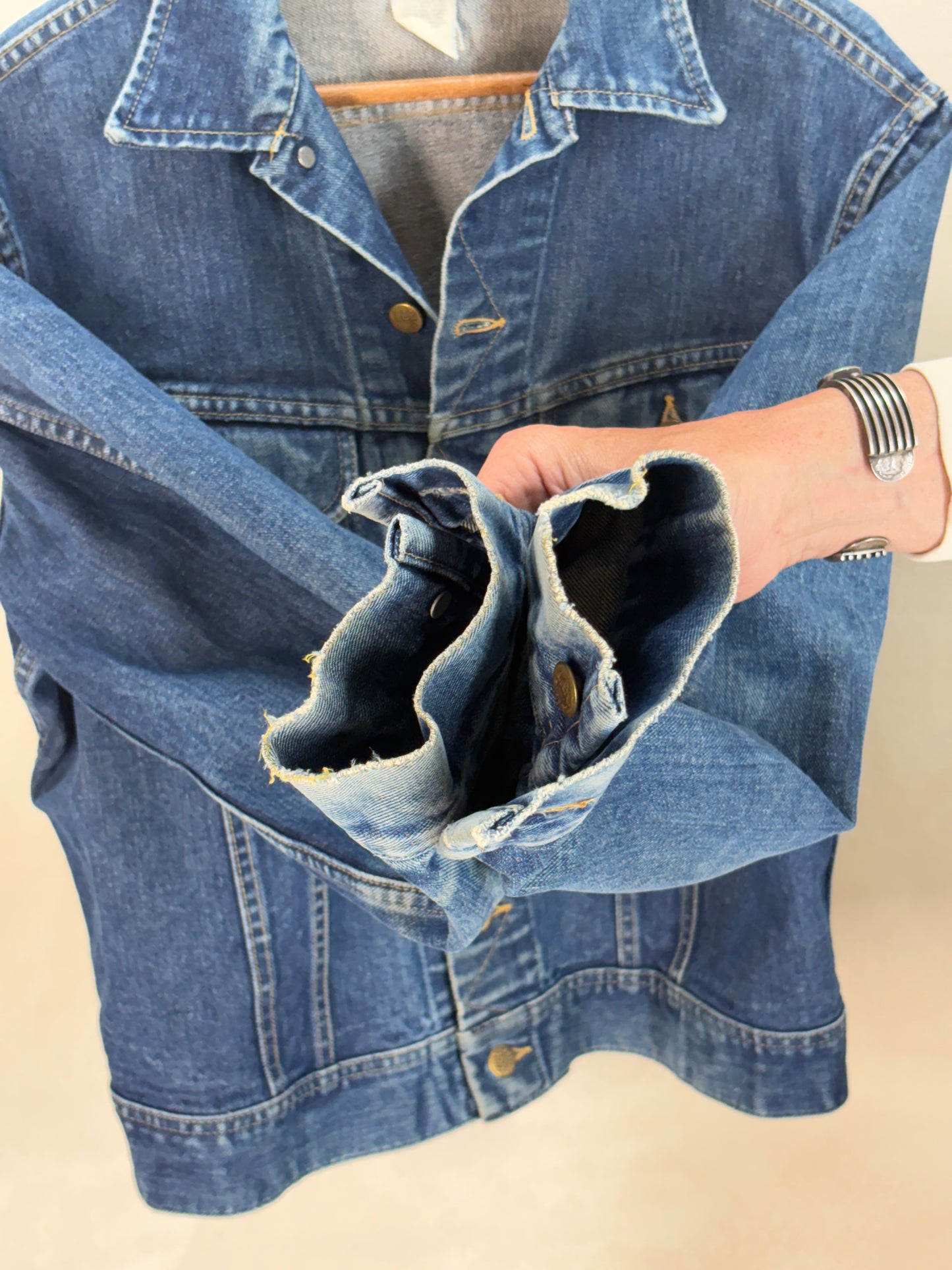 Size 42US Long / 52EU Long. Vintage 1970s Lee Denim Jacket – 2 Chest Pockets – Made in USA