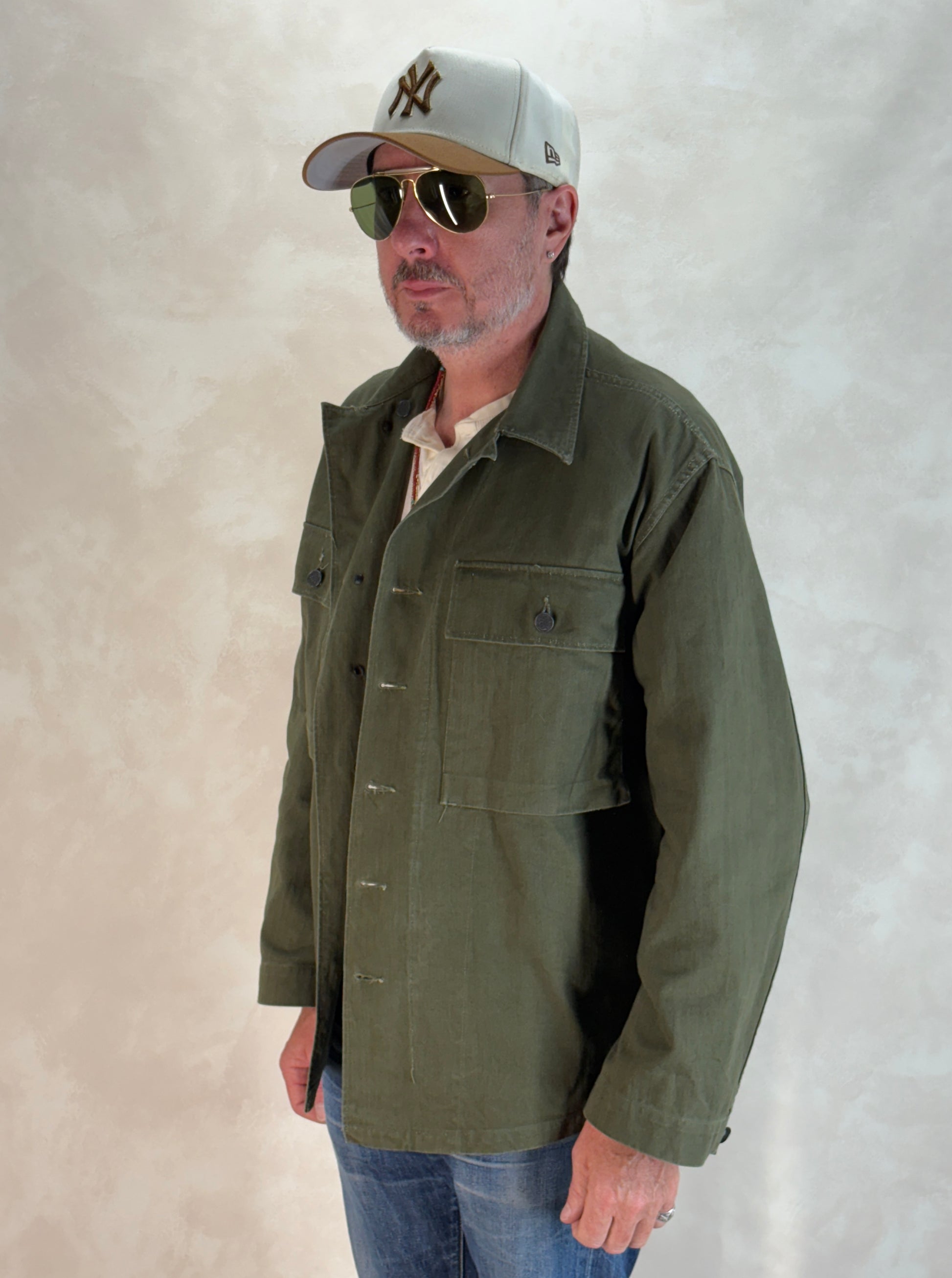 Size 38 Reg ( Med/ Large) Authentic WWII US Army HBT Shirt – M1942 – 13 Star Buttons – Gas Flap – WW2 Vintage - USA Vintage