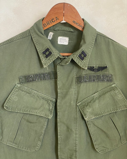 Medium. Authentic 1967 3rd pattern US Air Force vintage Vietnam jungle jacket.-AJ357 Studio