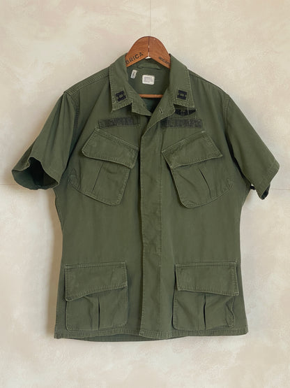 Medium. Authentic 1967 3rd pattern US Air Force vintage Vietnam jungle jacket.-AJ357 Studio