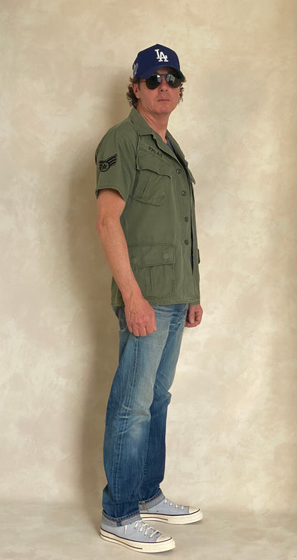 Small Short. Authentic 1969 US Army vintage Vietnam jungle jacket. Military-AJ357 Studio