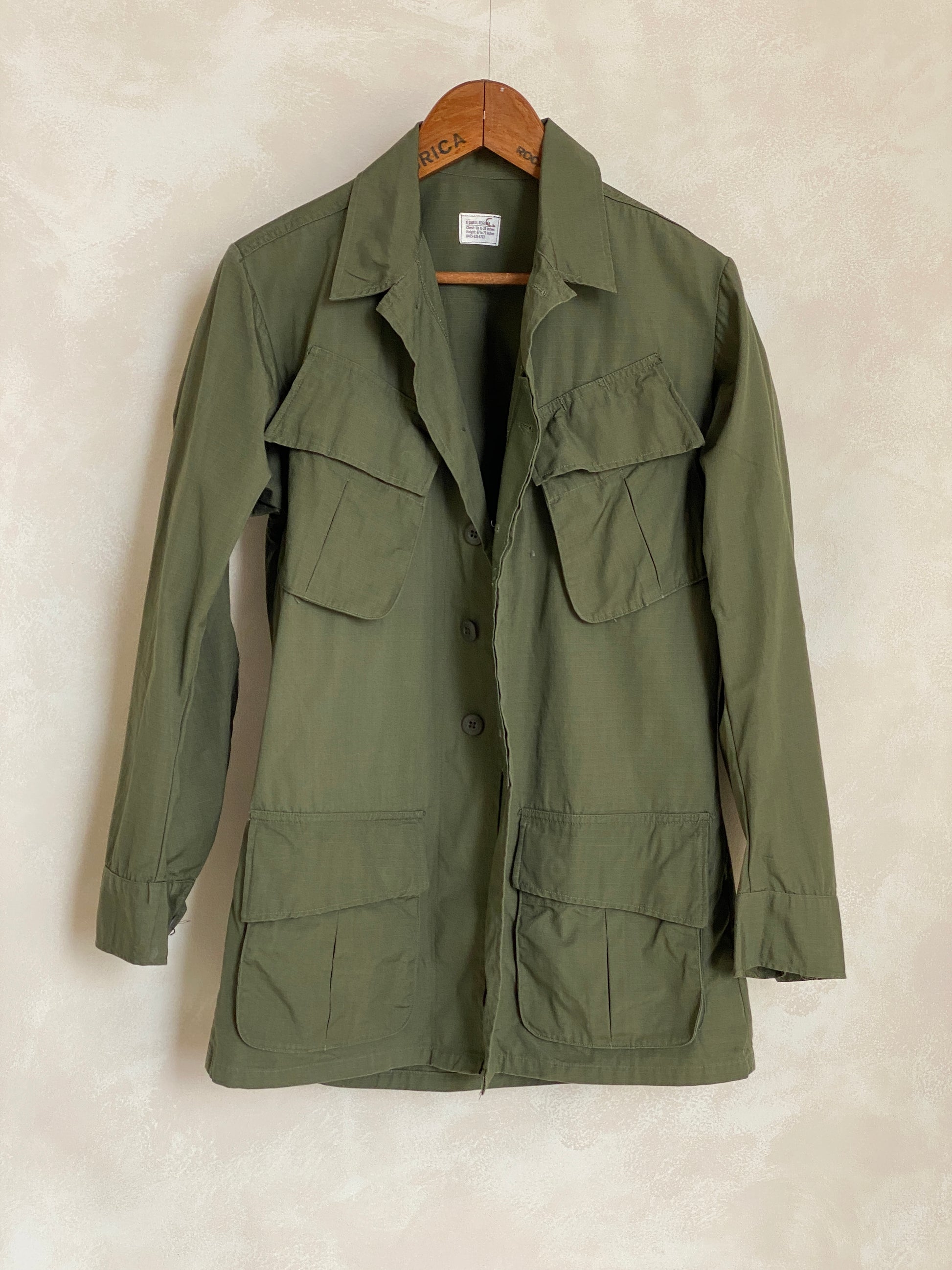 X Small Reg. Authentic 1969 US Army vintage Vietnam jungle jacket.
