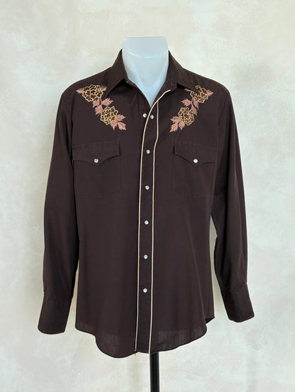 Size M. Authentic Vintage 70’s embroidered Western Shirt-AJ357 Studio