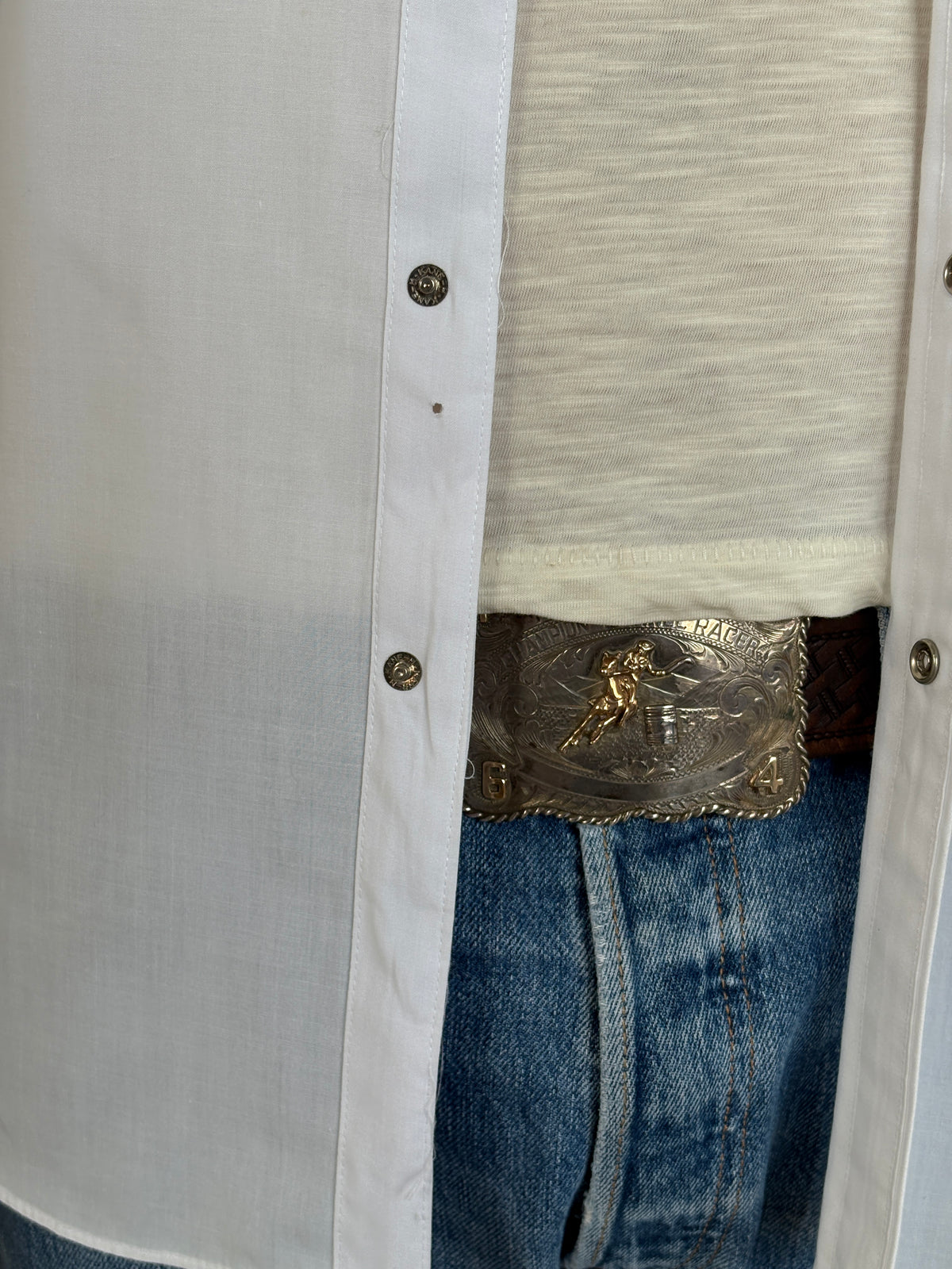 Size M. Authentic Vintage 80’s Embroidered Western Shirt-AJ357 Studio
