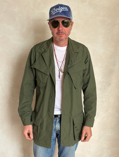 Small Long. Authentic 1969 US Army vintage Vietnam jungle jacket.