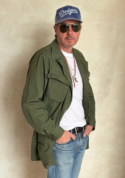 Small Long. Authentic 1969 US Army vintage Vietnam jungle jacket.