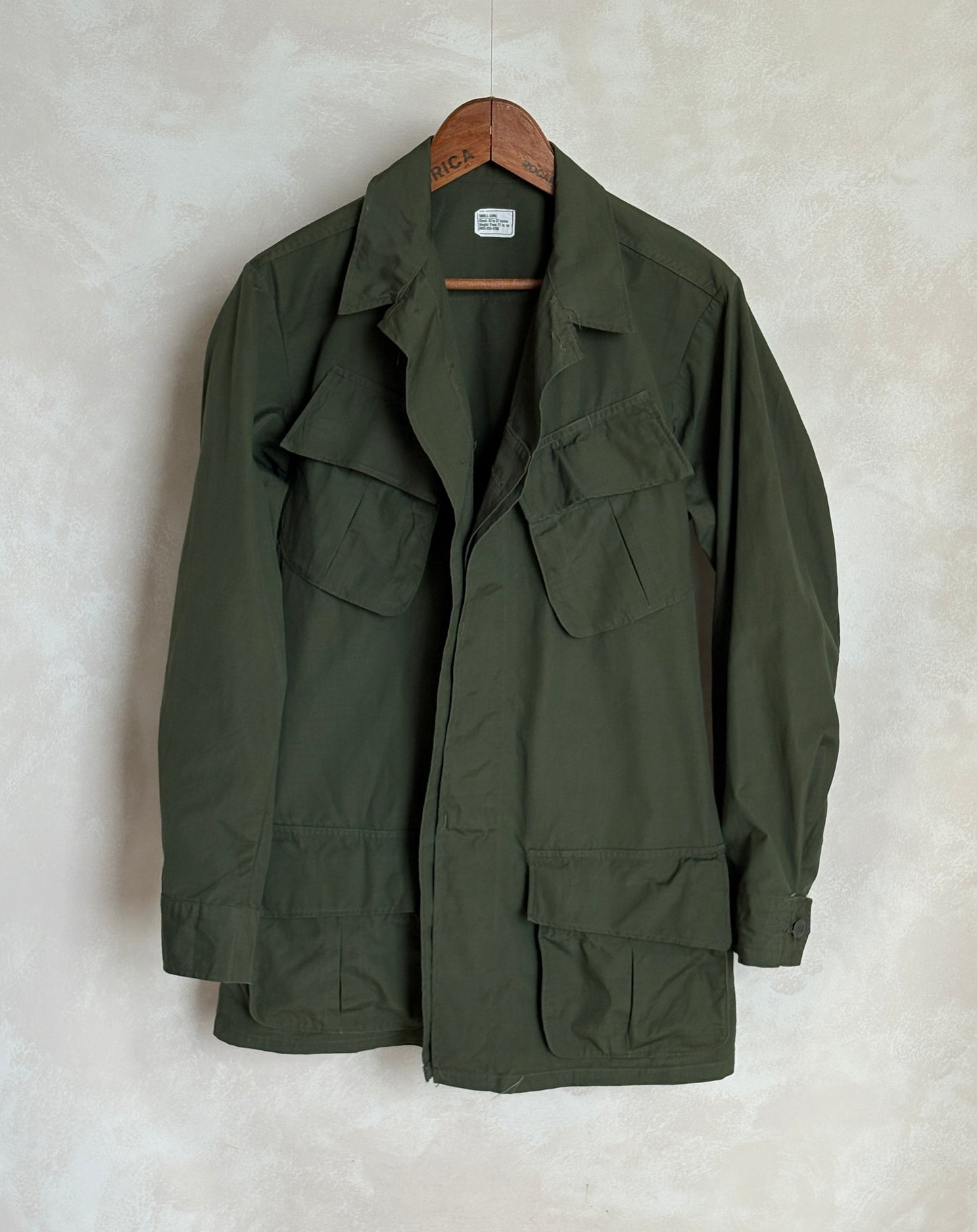 Small Long. Authentic 1969 US Army vintage Vietnam jungle jacket.
