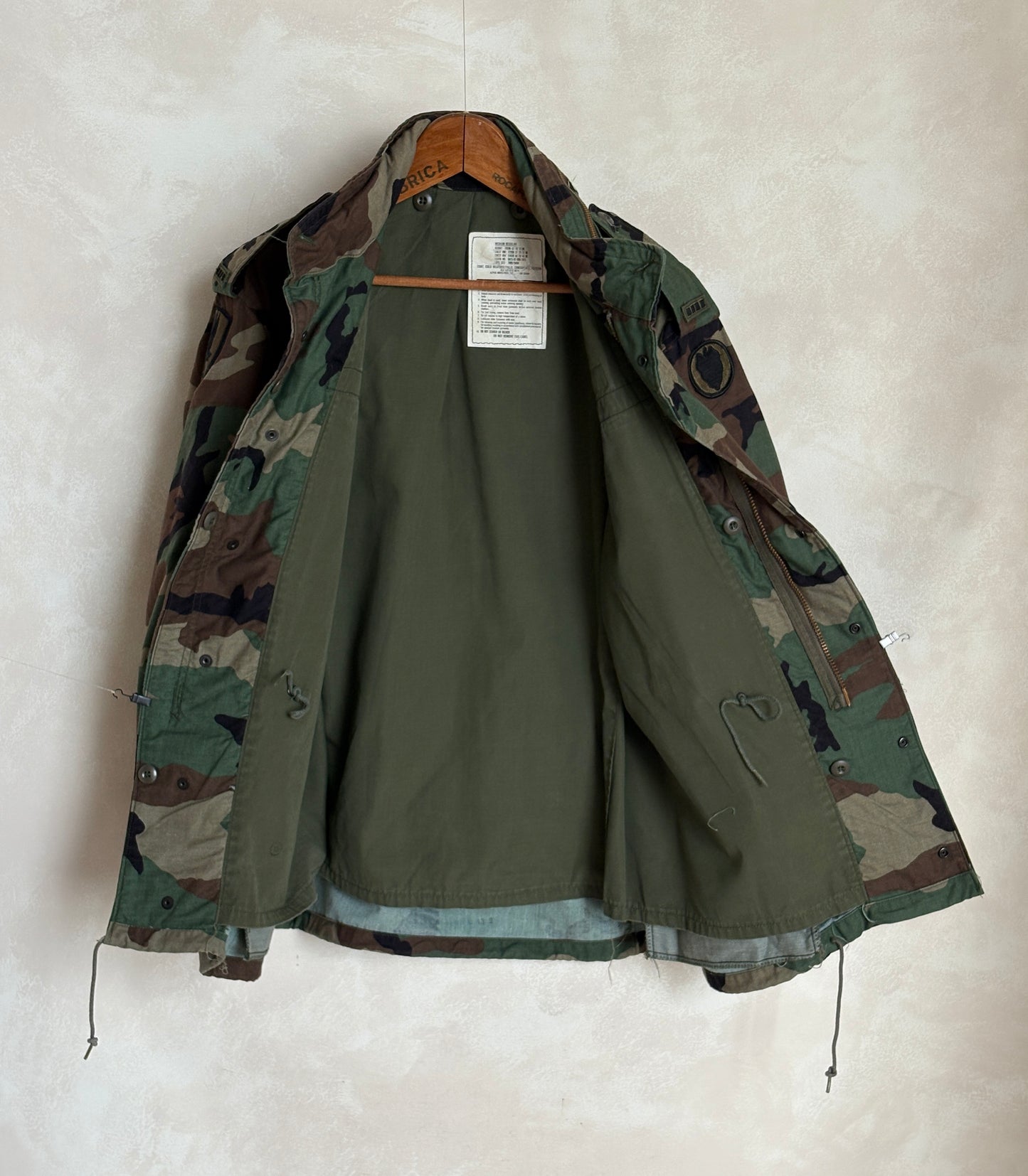 Authentic 1982 DBU US Army M-65 Field Jacket  – Size Medium Regular