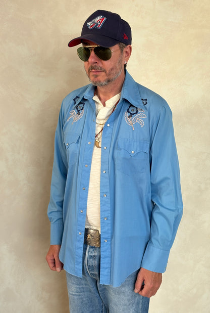 Size M. Authentic 70’s Vintage embroidered Western Shirt-AJ357 Studio