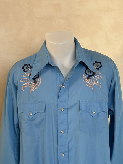 Size M. Authentic 70’s Vintage embroidered Western Shirt-AJ357 Studio
