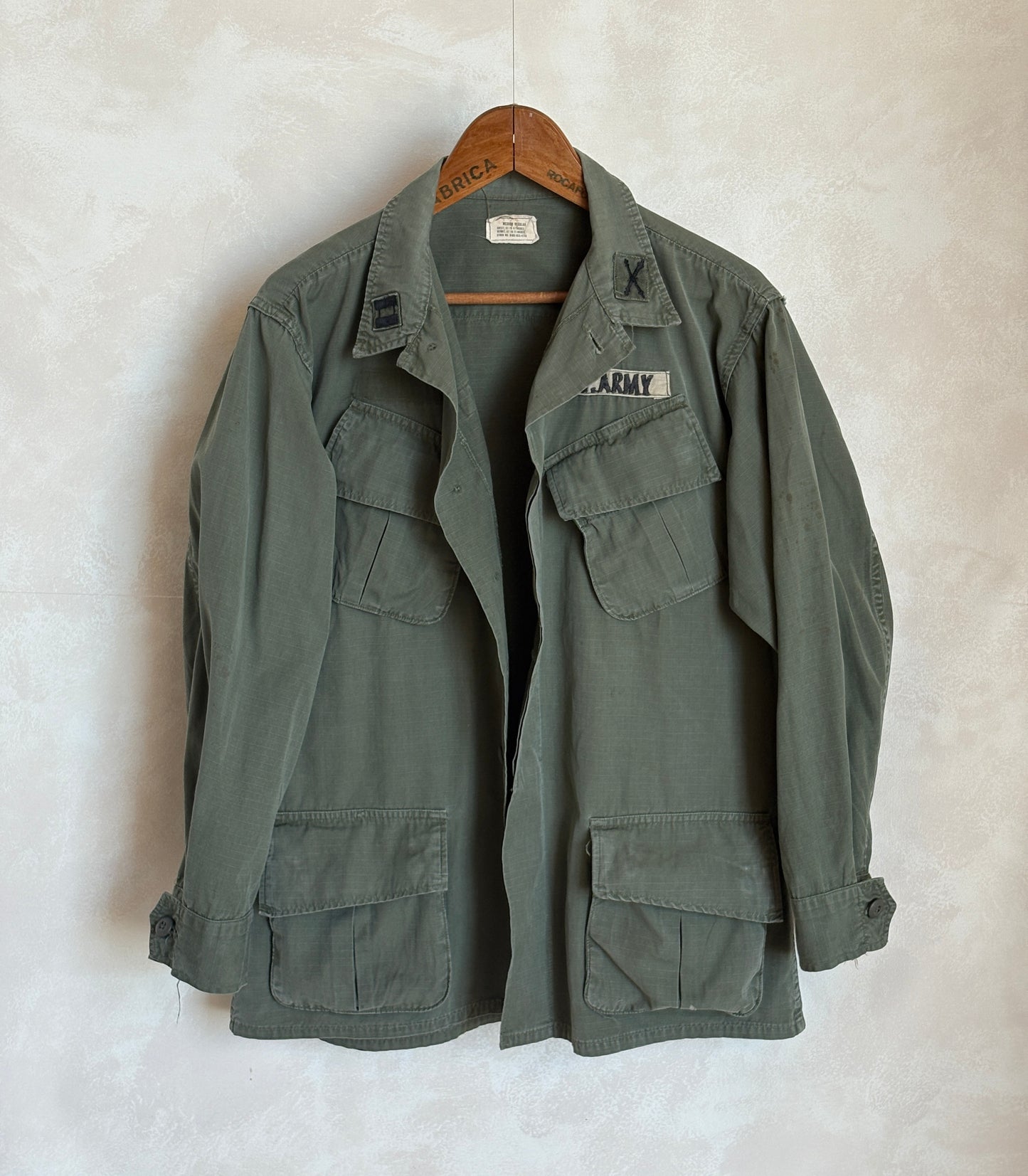 Med Reg. Authentic 1968 US Army vintage Vietnam jungle jacket.
