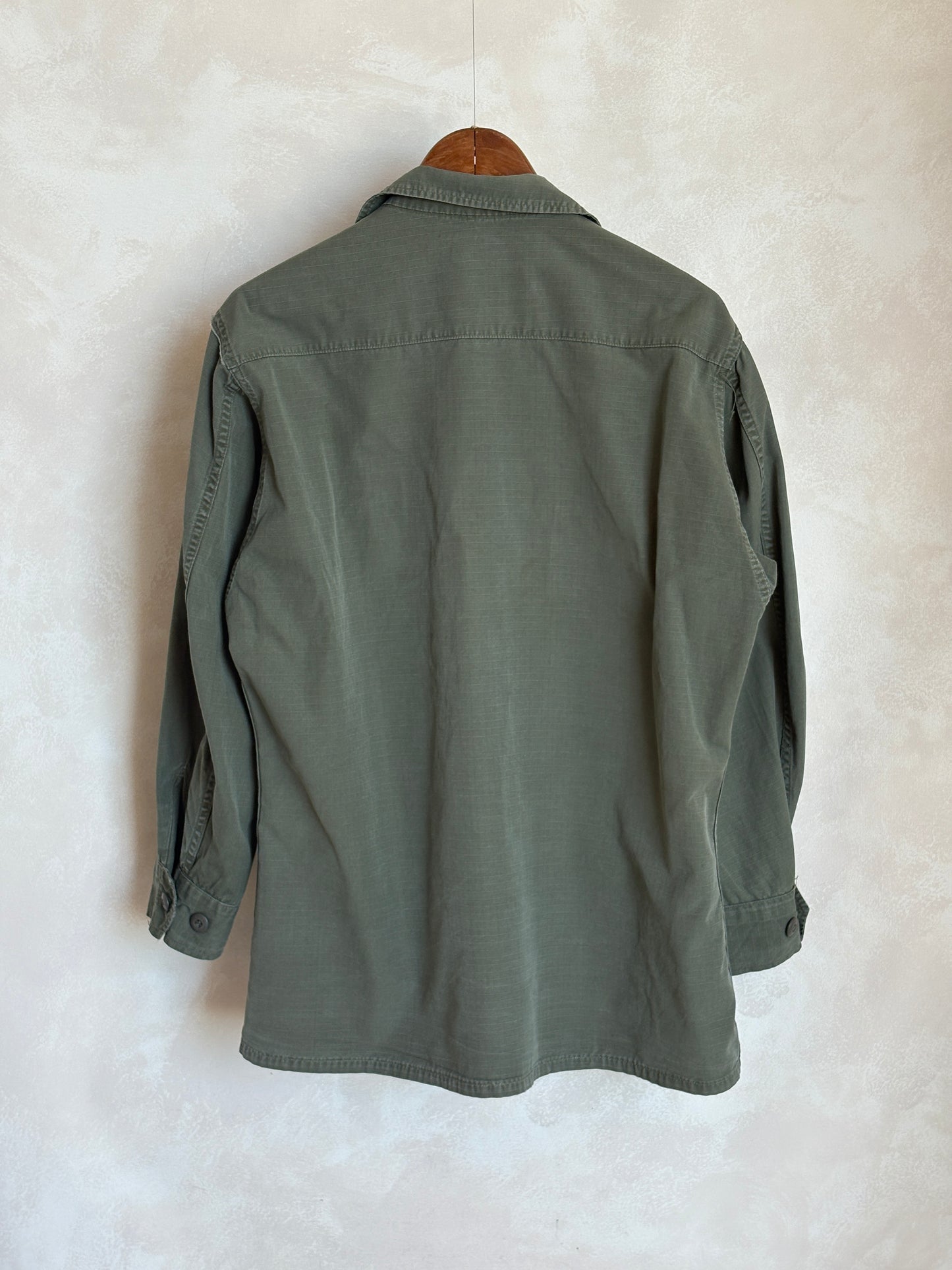 Med Reg. Authentic 1968 US Army vintage Vietnam jungle jacket.