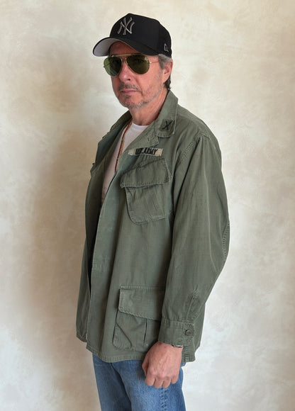 Med Reg. Authentic 1968 US Army vintage Vietnam jungle jacket.