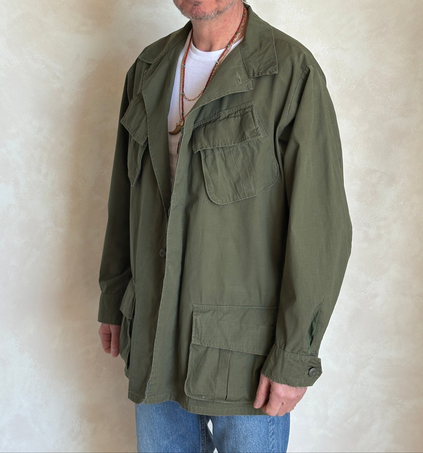 Large Long. Authentic 1968 US Army vintage Vietnam jungle jacket.