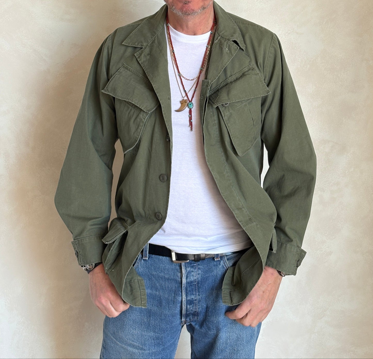 Small Long . Authentic 1969 US Army vintage Vietnam jungle jacket.