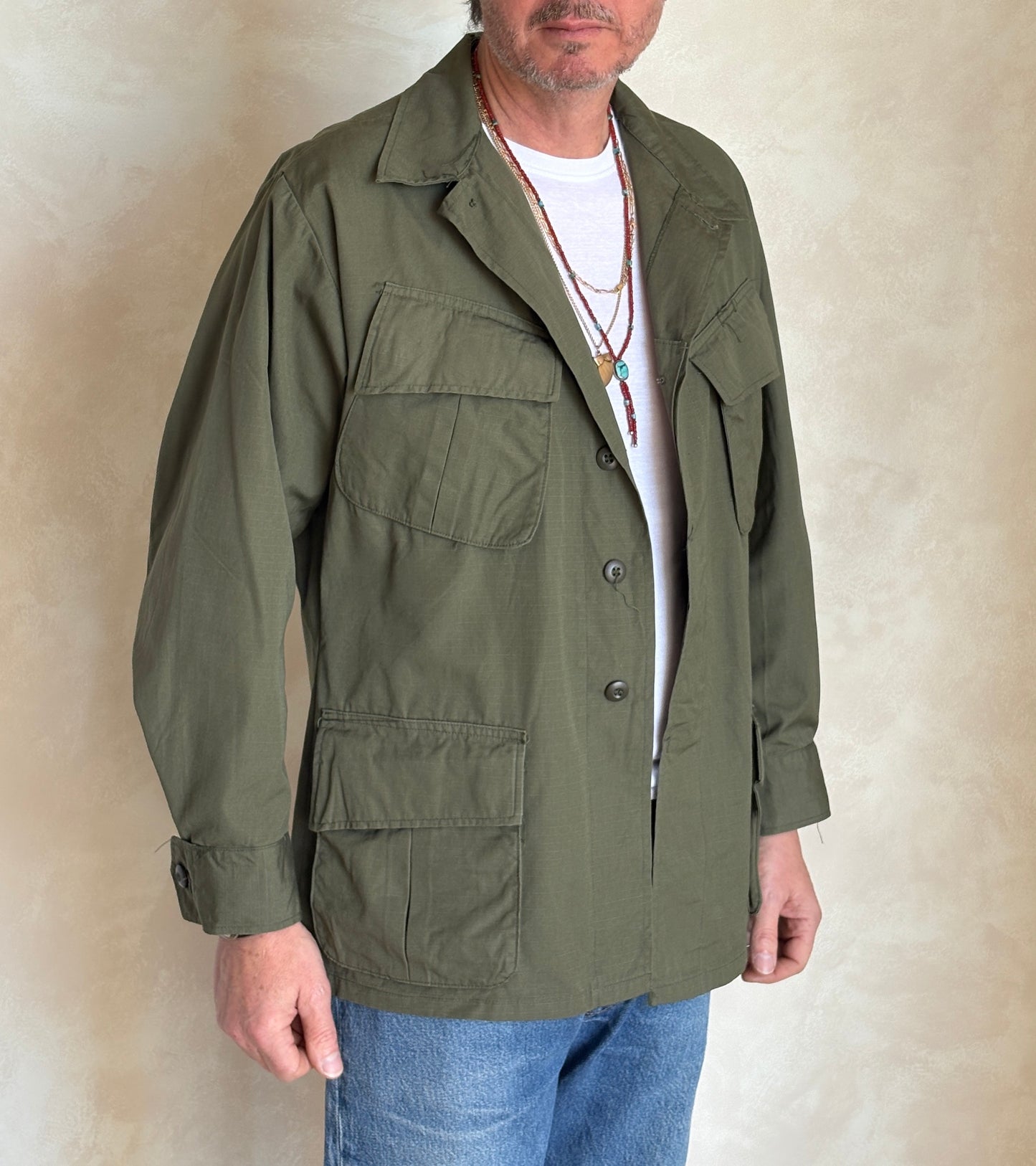 Med Short. Authentic 1970 US Army vintage Vietnam jungle jacket.