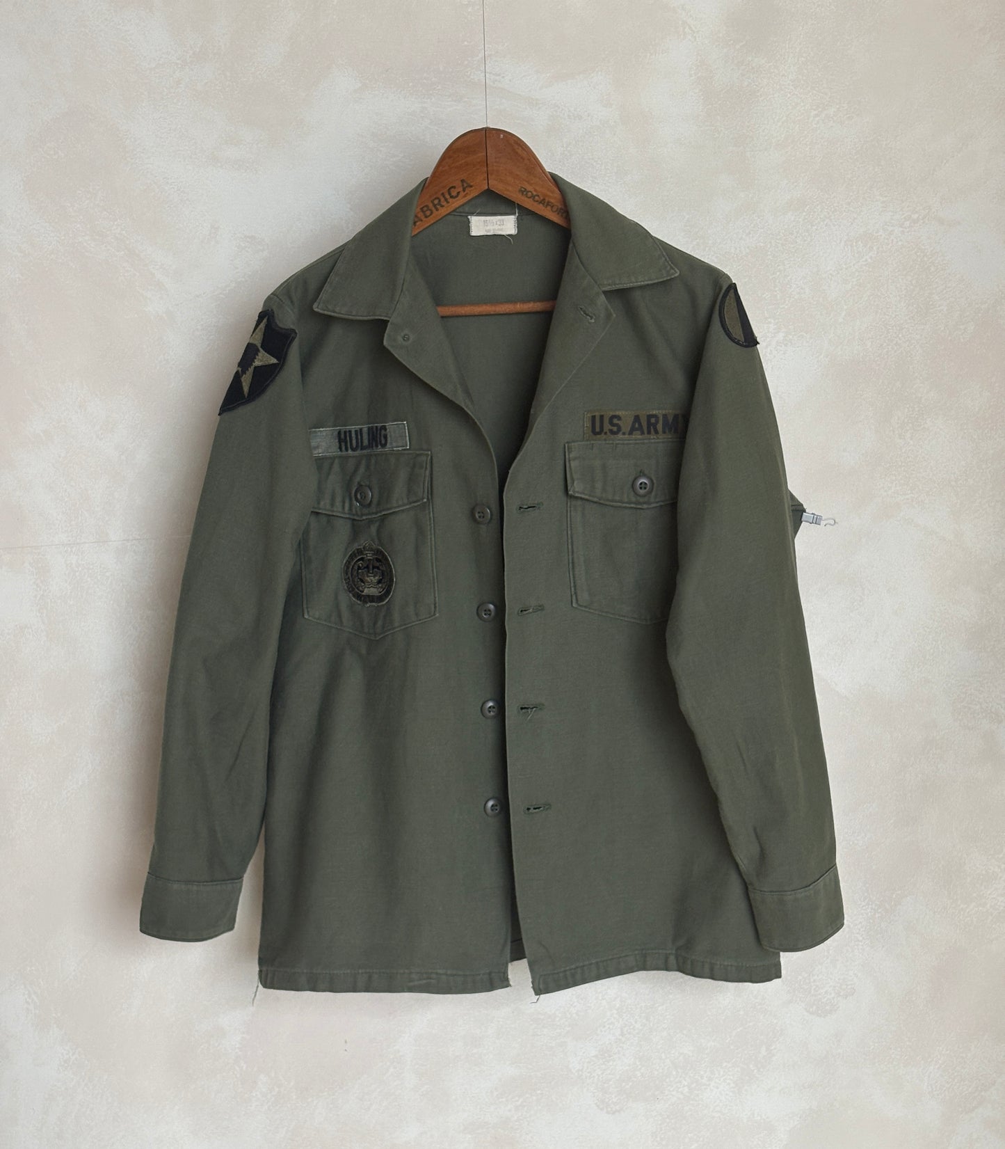 Med. Authentic 1966 Vintage U.S. Army 1st Infantry Division OG-107 Utility Shirt