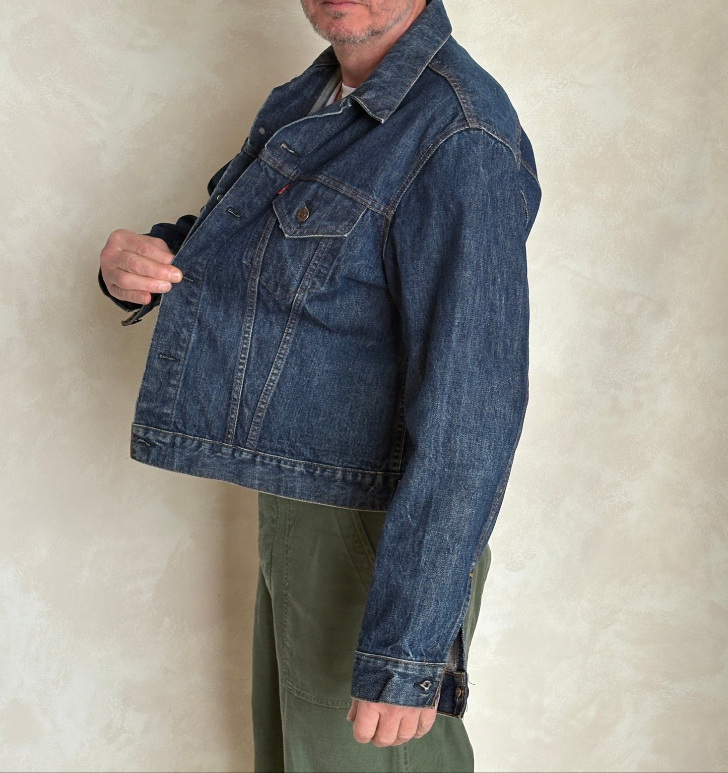 Size 48US / 58EU. Vintage Early 70s 2 pocket Levi’s Denim Jacket 70505 – Single Stitch, Made in USA