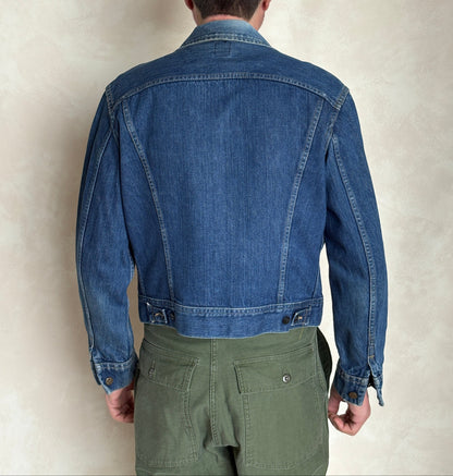Size 40S / 50EU. Authentic 1980s Lee Denim Jacket – Made in USA – Two Chest Pockets