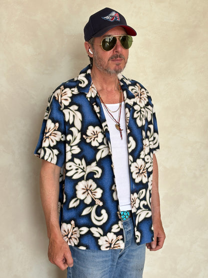 Size Youth XL . Vintage 80s Hawaiian cotton shirt made by RJC-AJ357 Studio