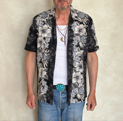 Size Med. Made In USA Vintage 80s Hawaiian cotton shirt.-AJ357 Studio
