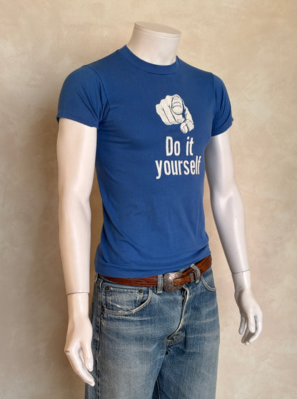 Large. Vintage 1970s Graphic T-Shirt. Made in USA (Copy)-AJ357 Studio