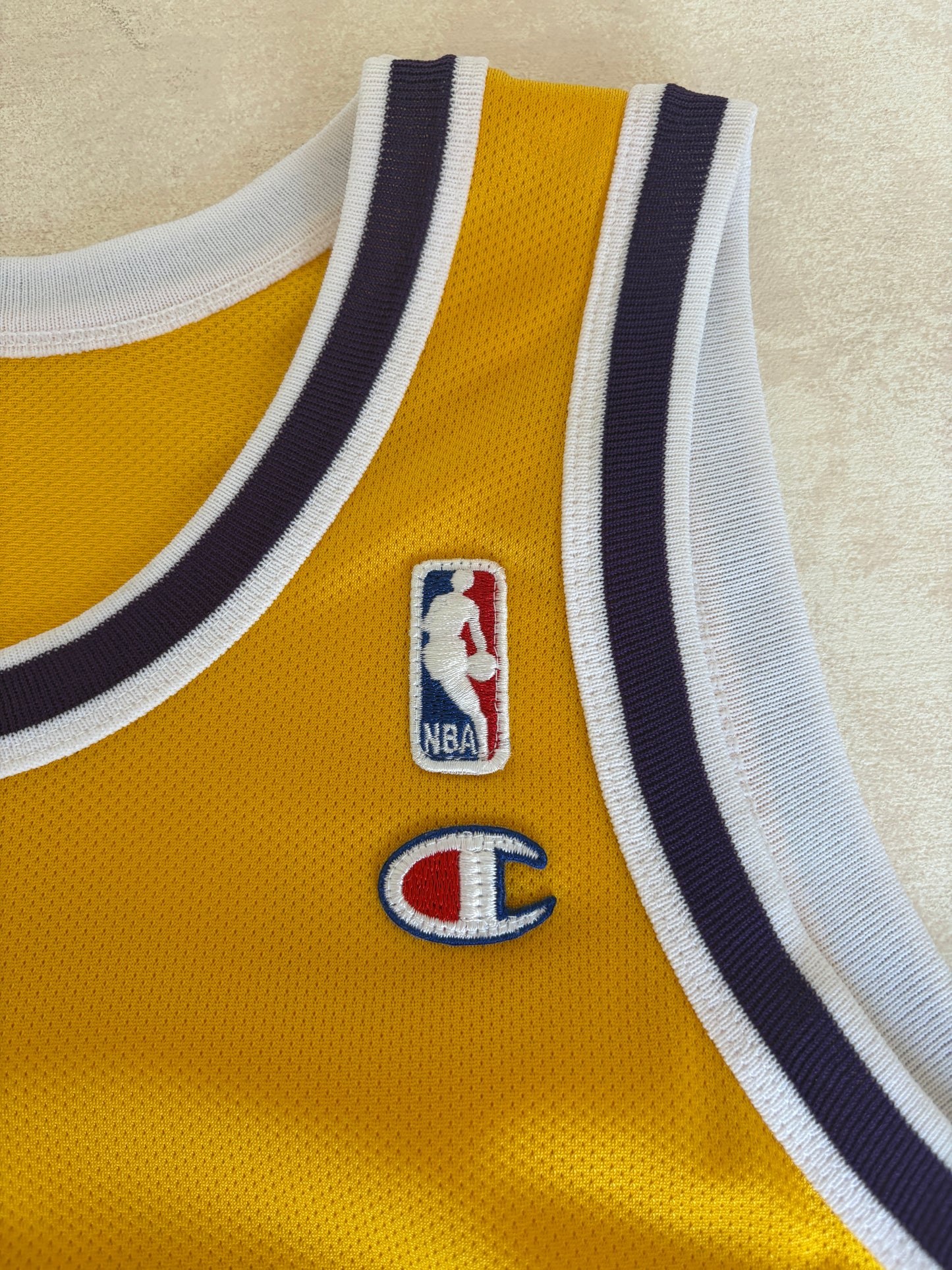Champion LA Lakers #32 Magic Johnson Jersey Size 40 Gold Mesh Vintage 90s NBA