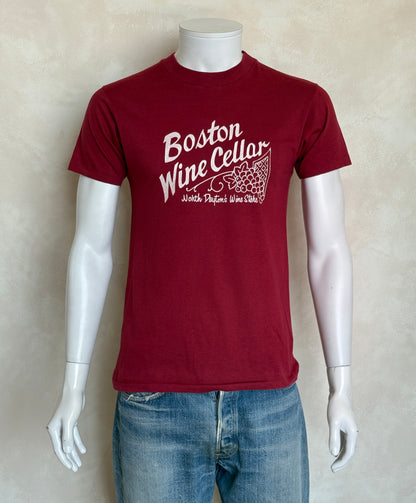 Vintage Boston Wine Cellar T-Shirt North Dayton Ohio Grapes Graphic Tee – Size M-AJ357 Studio