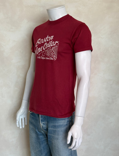 Vintage Boston Wine Cellar T-Shirt North Dayton Ohio Grapes Graphic Tee – Size M-AJ357 Studio