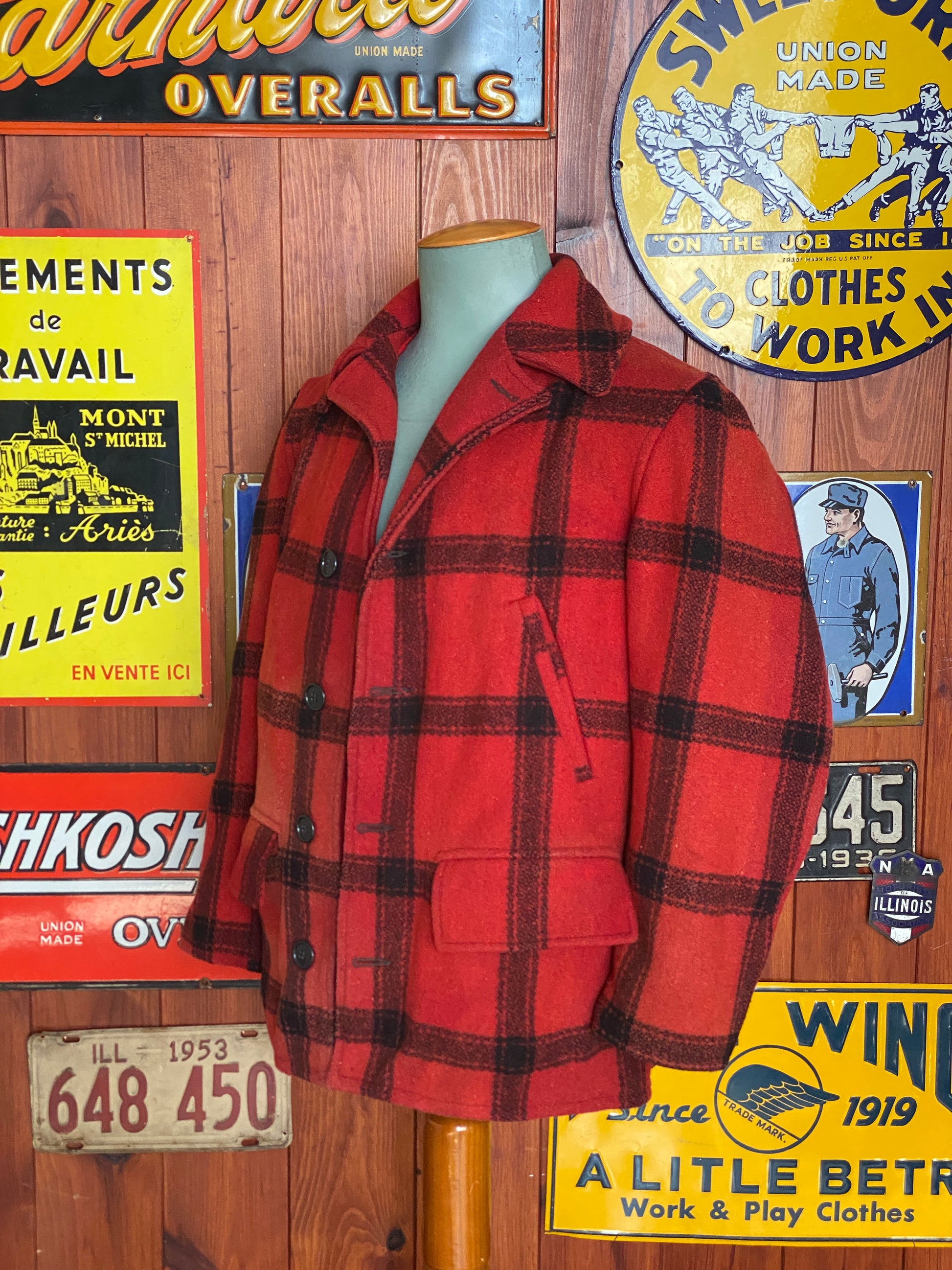 Vintage 1950s plaid wool hunting jacket made in USA, size small.