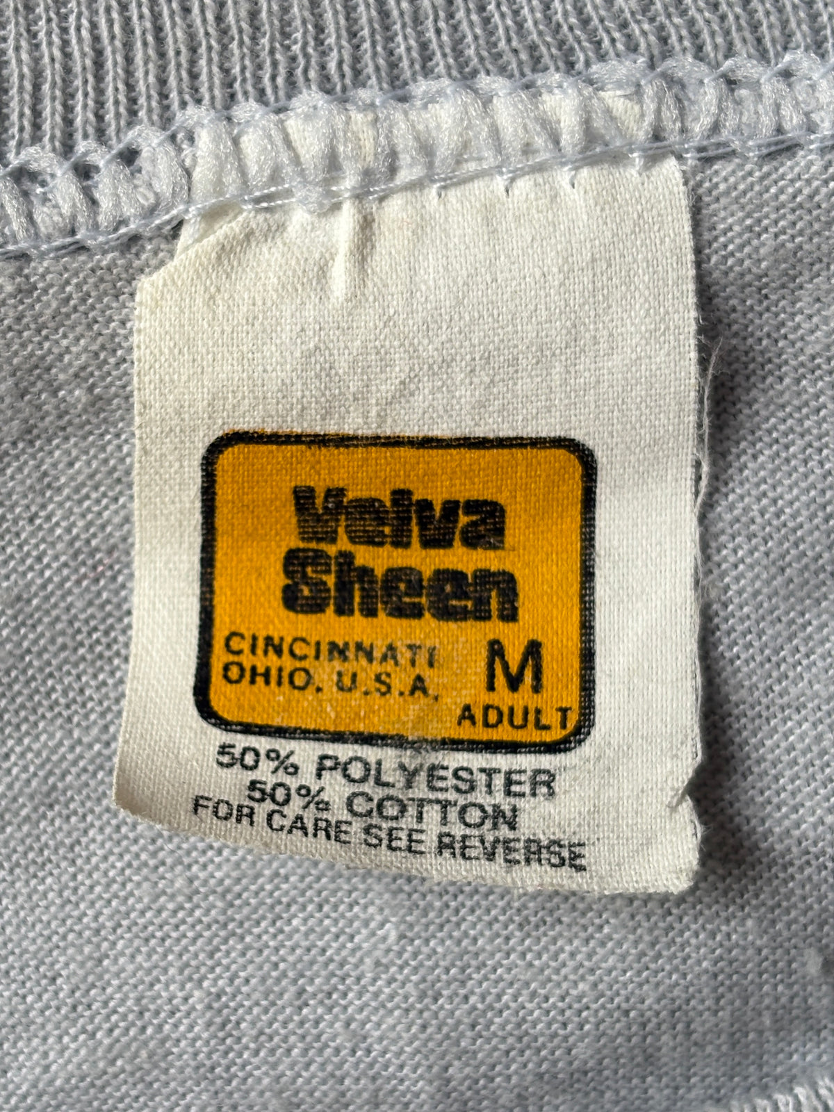 Vintage 80s Single Stitch Ohio State University tee – bold Buckeyes pride with classic athletic stripes. Small-AJ357 Studio