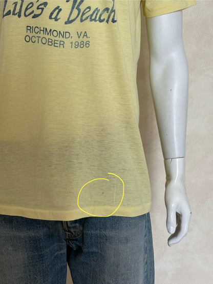 Vintage 1986 ‘Life’s a Beach’ tee – Richmond VA party vibes with retro beach scene.XL-AJ357 Studio
